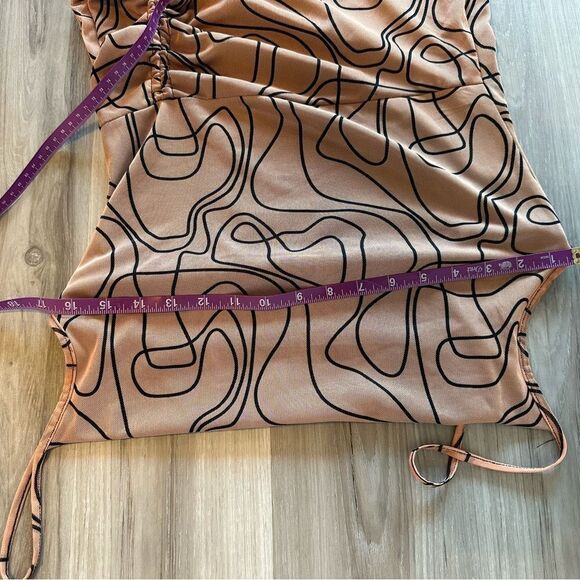 Pretty little thing dress tan and black abstract print 12 - Picture 6 of 7